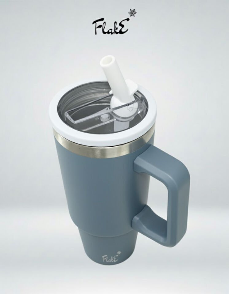 Flake Yüksek Kaliteli Paslanmaz Çelik Kendinden  Pipetli Yandan Tutmalı Kulplu Termos 30 Oz 0,9 LT   kamp, ofis, spor ve seyahat için uygun Paslanmaz çelik gövdesi Andezit