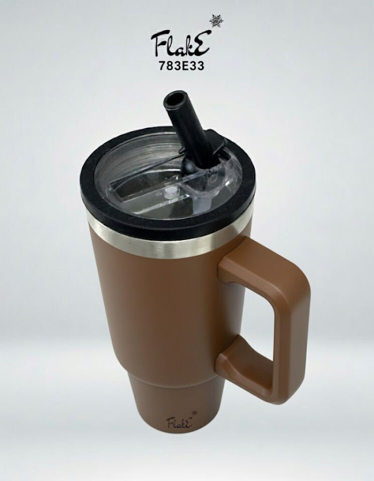 Flake Yüksek Kaliteli Paslanmaz Çelik Kendinden  Pipetli Yandan Tutmalı Kulplu Termos 30 Oz 0,9 LT   kamp, ofis, spor ve seyahat için uygun Paslanmaz çelik gövdesi Kahverengi