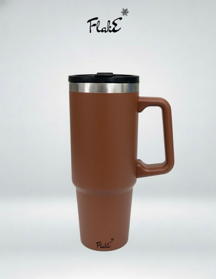 Flake Yüksek Kaliteli Paslanmaz Çelik Kendinden  Pipetli Yandan Tutmalı Kulplu Termos 30 Oz 0,9 LT   kamp, ofis, spor ve seyahat için uygun Paslanmaz çelik gövdesi Kahverengi