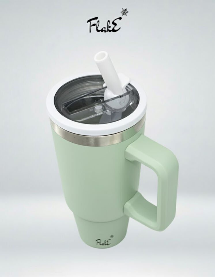 Flake Yüksek Kaliteli Paslanmaz Çelik Kendinden  Pipetli Yandan Tutmalı Kulplu Termos 30 Oz 0,9 LT   kamp, ofis, spor ve seyahat için uygun Paslanmaz çelik gövdesi Zümrüt