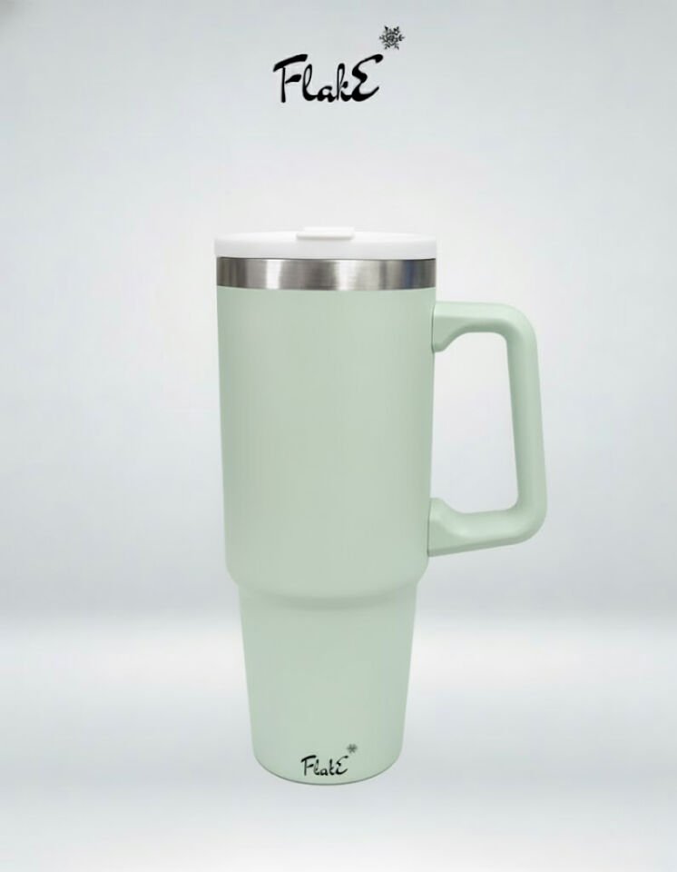 Flake Yüksek Kaliteli Paslanmaz Çelik Kendinden  Pipetli Yandan Tutmalı Kulplu Termos 30 Oz 0,9 LT   kamp, ofis, spor ve seyahat için uygun Paslanmaz çelik gövdesi Zümrüt